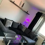 Zentral Gelegenes Apartment In Koeln