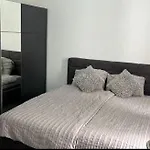 Zentral Gelegenes Apartment In Koeln
